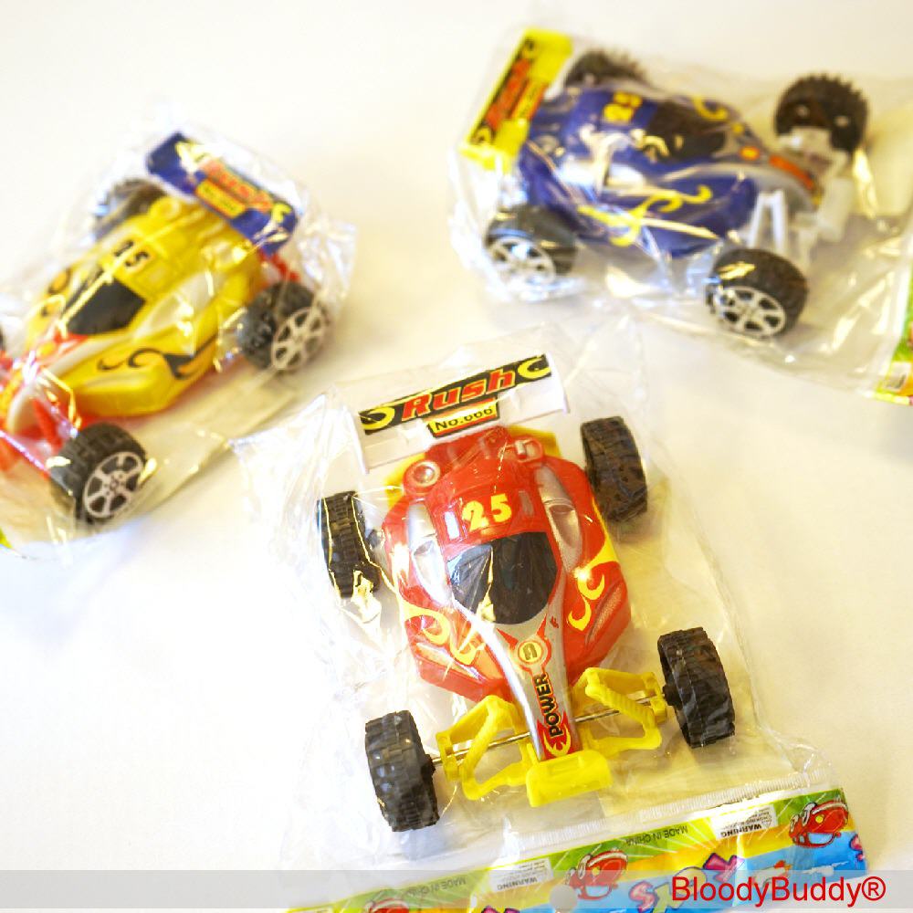 TreuePr&auml;sent Rennwagen mit R&uuml;ckzug